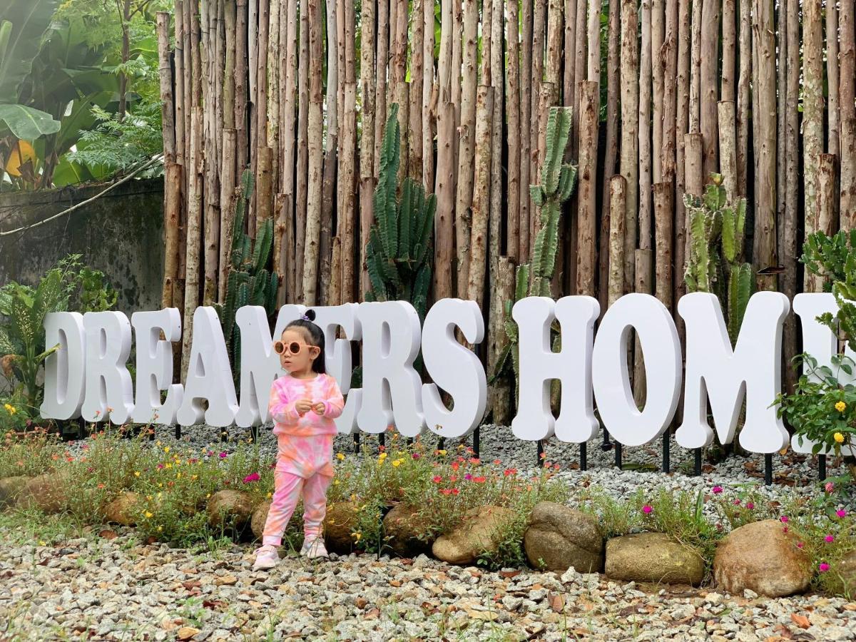 The Dreamers Homestay Хюе Екстер'єр фото